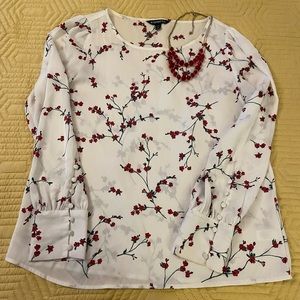 EUC Express Floral Blouse 🌹
